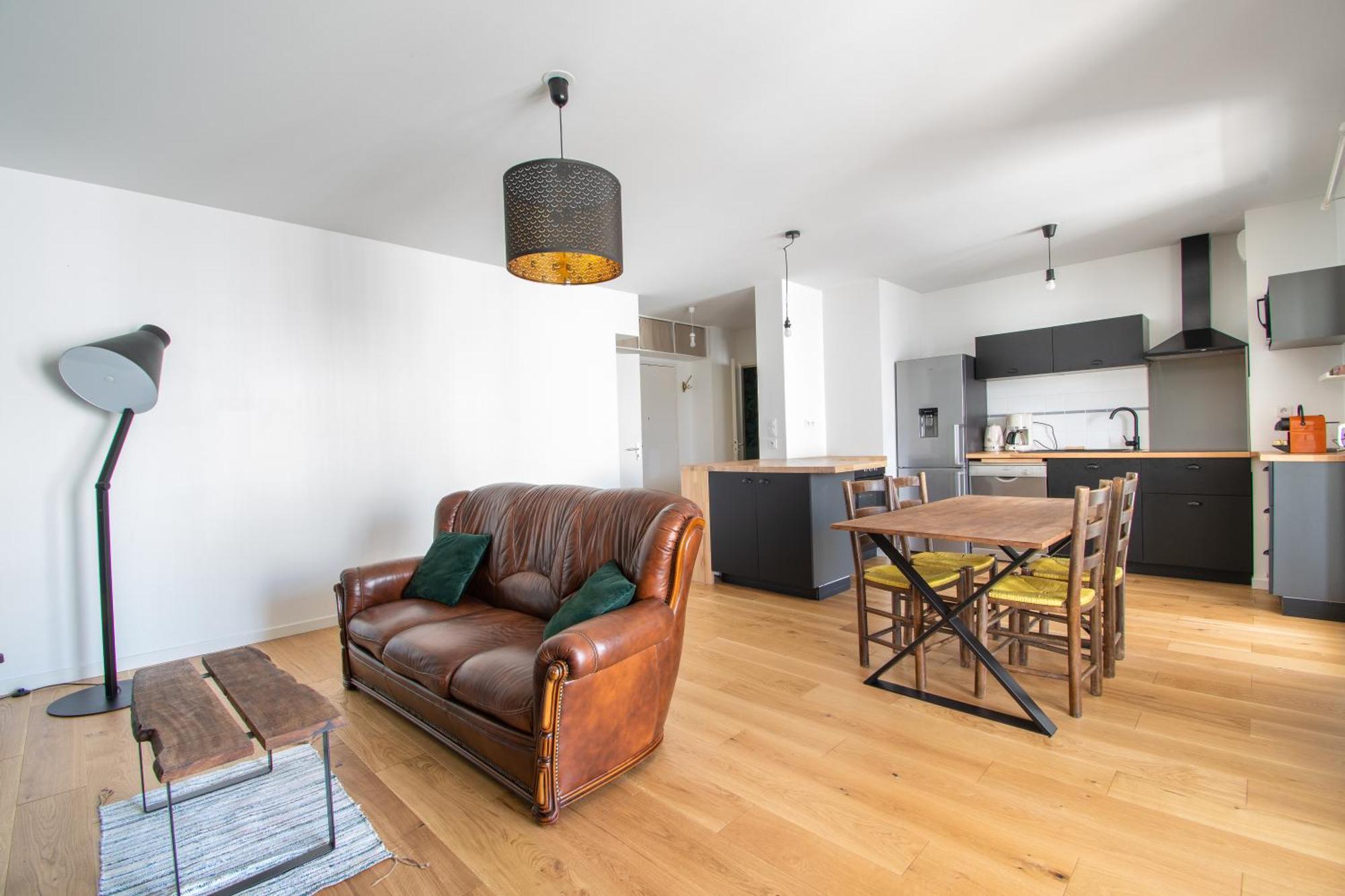 Cosy T2 De 50 M² Centre-Ville Avec Garage & Balcon Nantes Exterior photo
